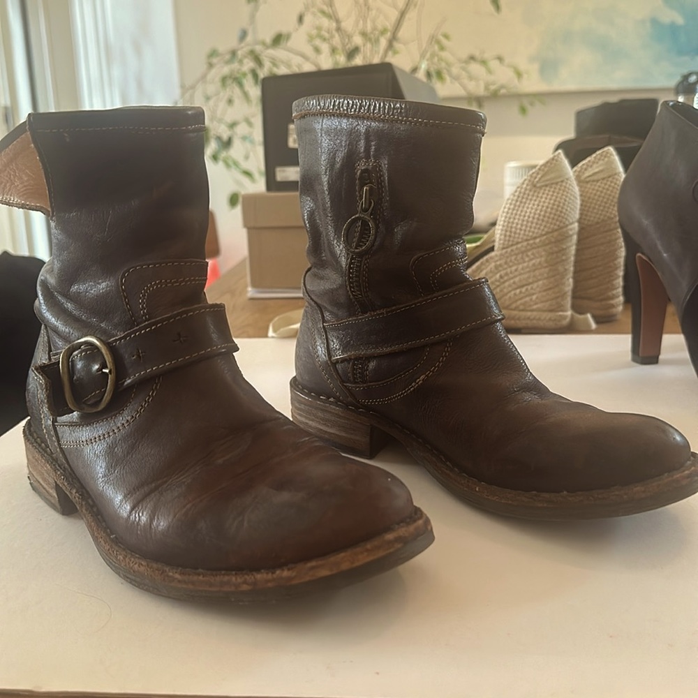 Fiorentini & Baker brown leather books used